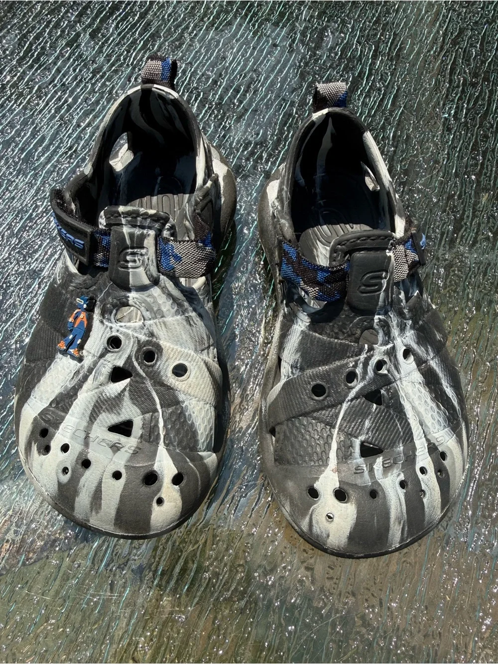 Skechers Black, White & Blue Slip-On GUC Kids Water Clogs Sz 12